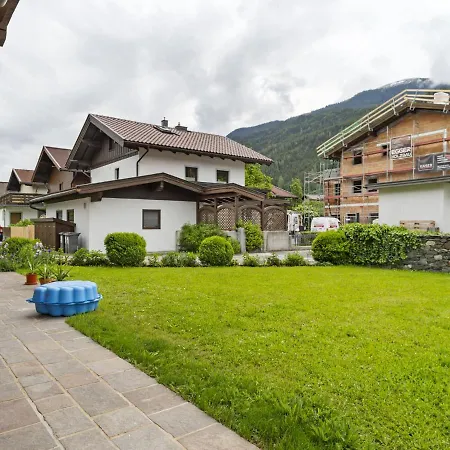 Ferienhaus Alluring Holiday In Near Skiing Hollersbach im Pinzgau