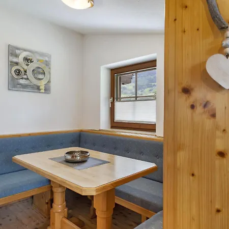 Ferienhaus Alluring Holiday In Near Skiing Hollersbach im Pinzgau
